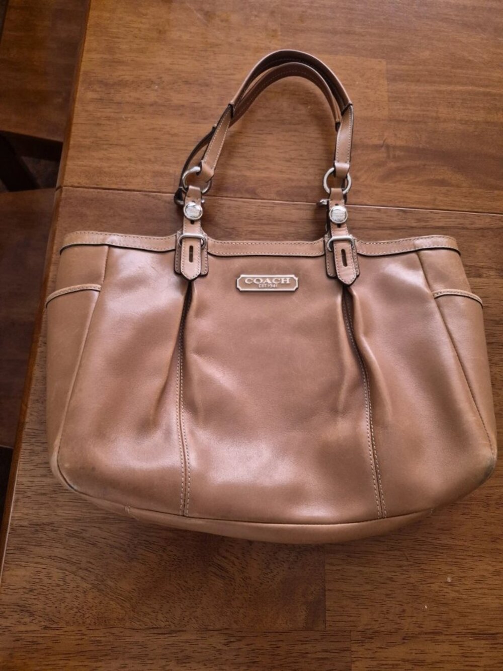 Coach Gallery Pleated East West Tote - Tan Leather F15147